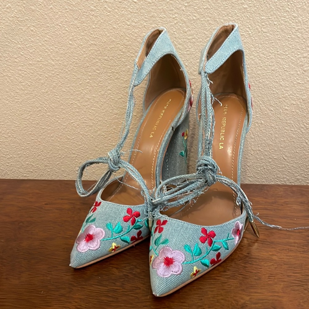 Lace up Heels size 8